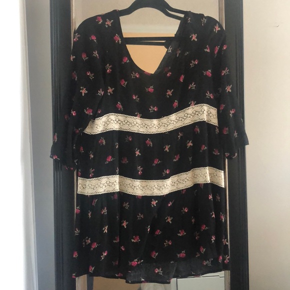 Cute sundress - Picture 1 of 3